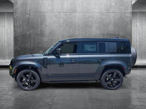 2025 Land Rover Defender 110 V8