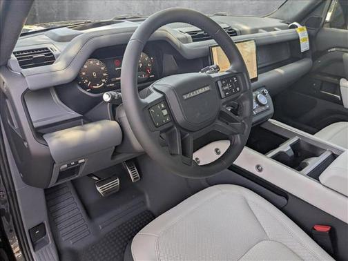 2025 Land Rover Defender 110 V8