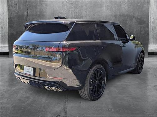 2025 Land Rover Range Rover Sport SE