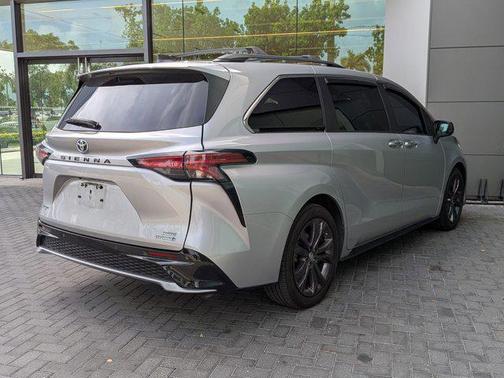 Celestial Silver Metallic 2022 Toyota Sienna XSE 7 Passenger