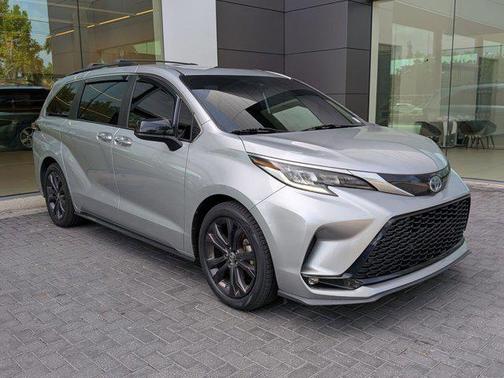 Celestial Silver Metallic 2022 Toyota Sienna XSE 7 Passenger