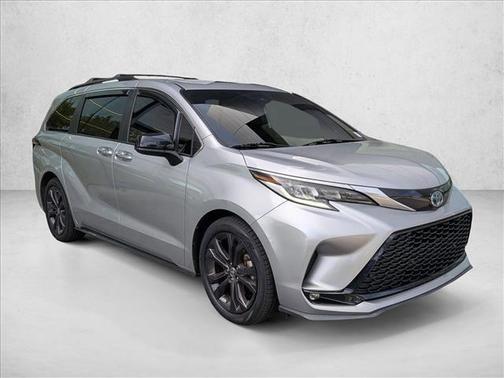 Celestial Silver Metallic 2022 Toyota Sienna XSE 7 Passenger