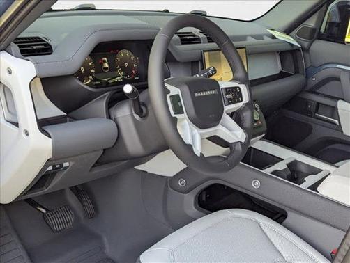 2025 Land Rover Defender 110 P300
