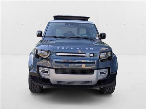 2025 Land Rover Defender 110 P300