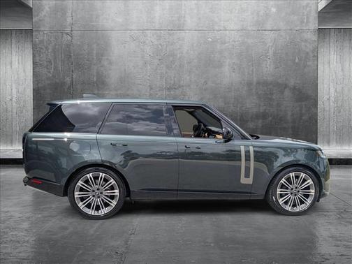2023 Land Rover Range Rover P530 SE