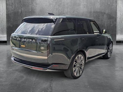 2023 Land Rover Range Rover P530 SE