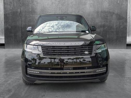 2025 Land Rover Range Rover P400 SE