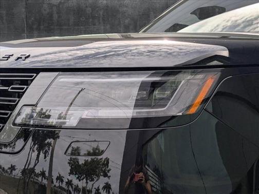 2025 Land Rover Range Rover P400 SE