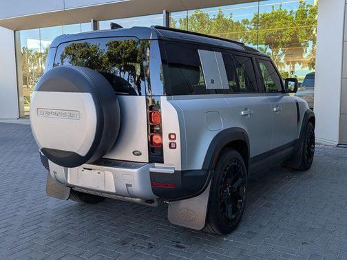 2020 Land Rover Defender 110 First Edition