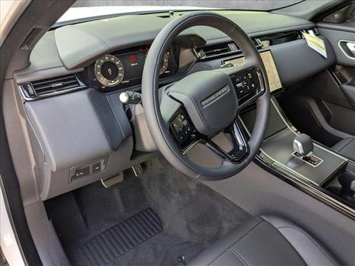 2026 Land Rover Range Rover Velar P400 Dynamic SE