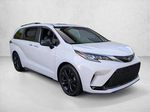 White 2022 Toyota Sienna XSE 7 Passenger