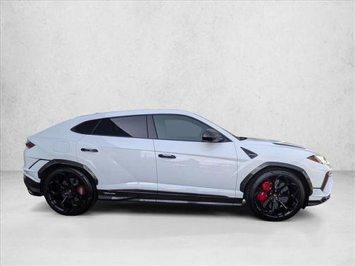2023 Lamborghini Urus Performante