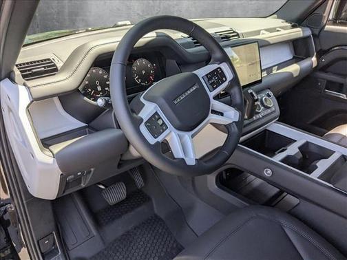 2025 Land Rover Defender 110 P300