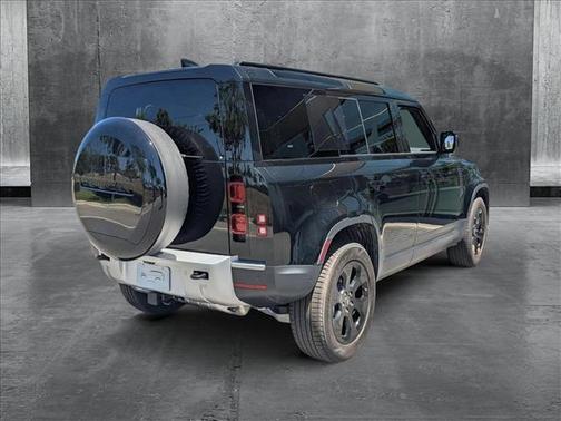 2025 Land Rover Defender 110 P300