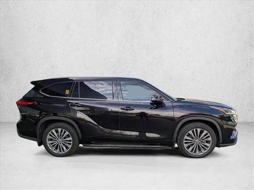 Opulent Amber 2021 Toyota Highlander Platinum