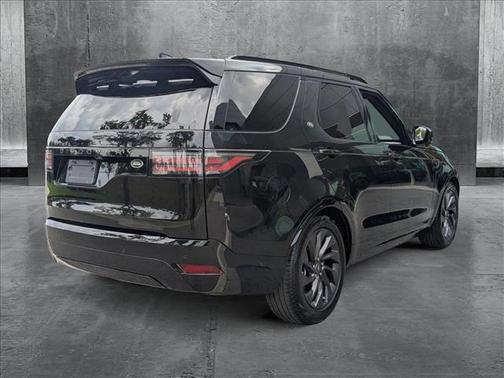 2023 Land Rover Discovery P300 S R-Dynamic