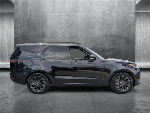 2023 Land Rover Discovery P300 S R-Dynamic