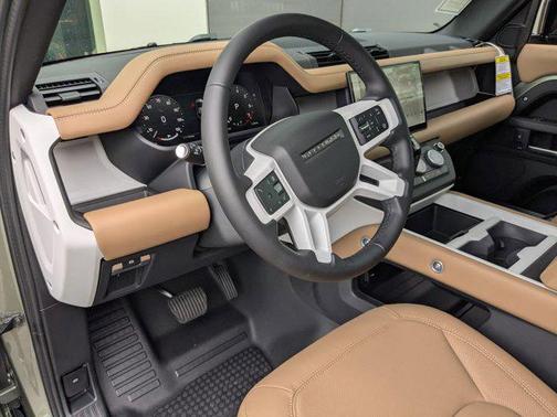 2025 Land Rover Defender 110 P300