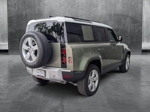 2025 Land Rover Defender 110 P300