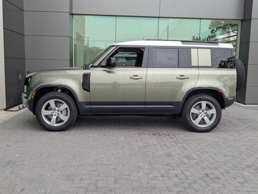 2025 Land Rover Defender 110 P300
