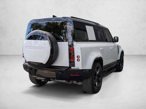 2025 Land Rover Defender 110 P400 X-Dynamic SE