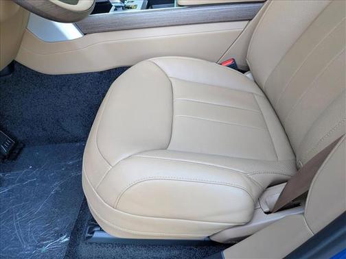 Velocity Blue SV Bespoke Ultra Metallic Gloss 2026 Land Rover Range Rover P400 SE 7 Seat