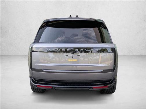 Eiger Grey Metallic 2025 Land Rover Range Rover P550e SE