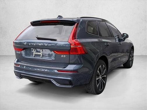2025 Volvo XC60 B5 Plus
