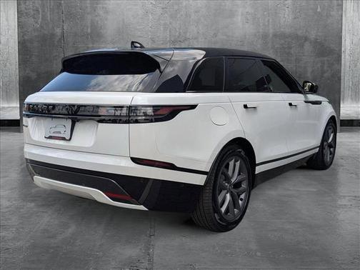 2026 Land Rover Range Rover Velar Dynamic SE
