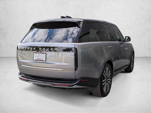 2025 Land Rover Range Rover P530 SE