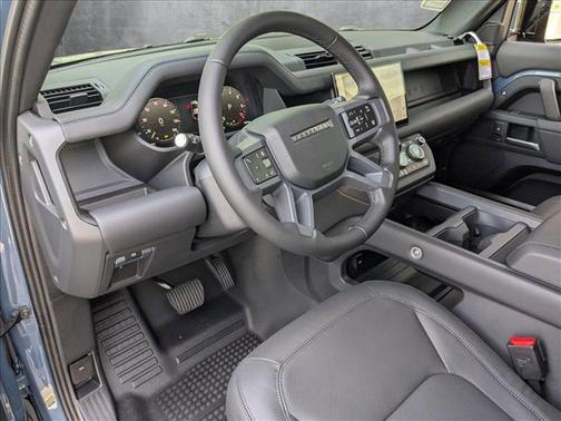 2025 Land Rover Defender 110 P300
