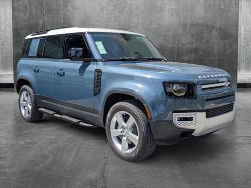 2025 Land Rover Defender 110 P300