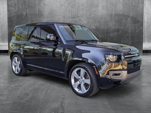 2025 Land Rover Defender 110 P500 X-Dynamic SE