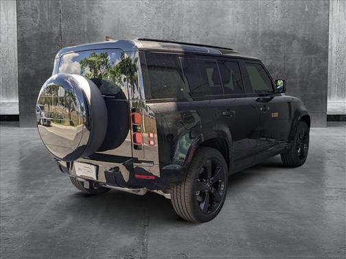 2025 Land Rover Defender 110 P400 X-Dynamic SE