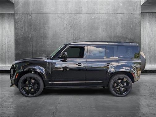 2025 Land Rover Defender 110 P400 X-Dynamic SE