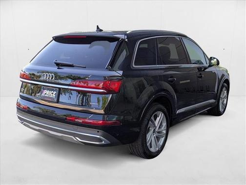2022 Audi Q7 55 Premium Plus