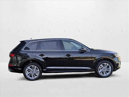 2022 Audi Q7 55 Premium Plus