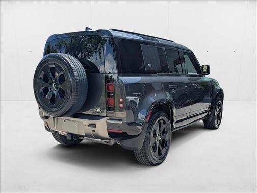 2022 Land Rover Defender 110 X-Dynamic HSE