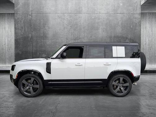 2025 Land Rover Defender 110 V8