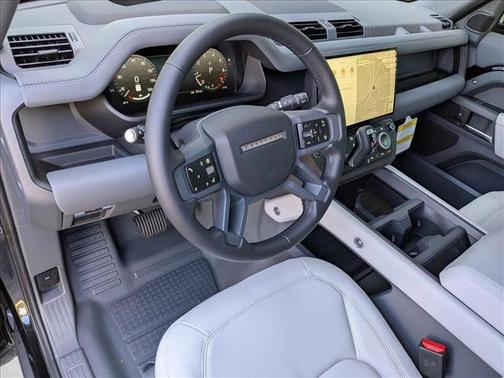 2026 Land Rover Defender P500 X-Dynamic SE