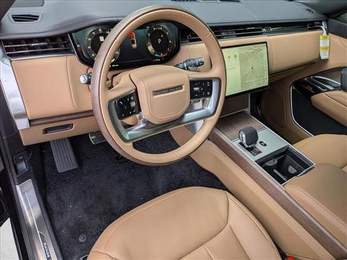 2026 Land Rover Range Rover P400 SE 7 Seat