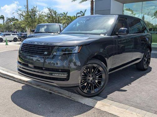 2025 Land Rover Range Rover P400 SE 7 Seat