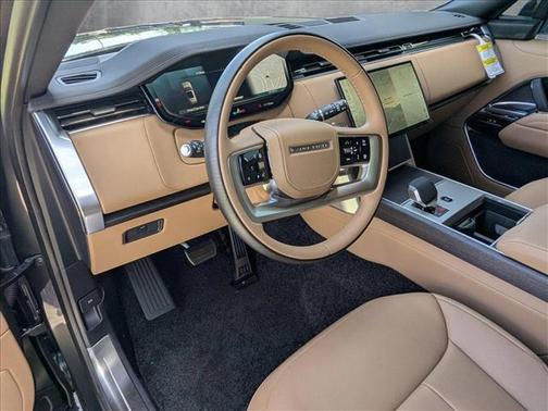 2025 Land Rover Range Rover P400 SE 7 Seat