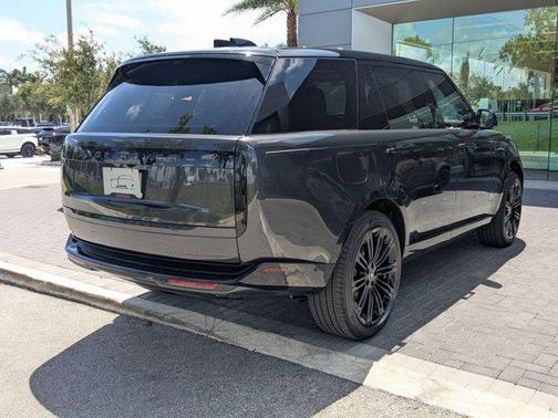 2025 Land Rover Range Rover P400 SE 7 Seat