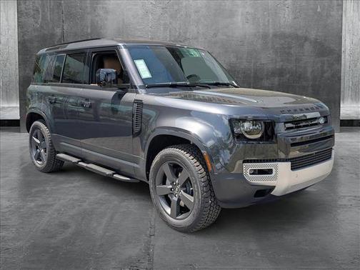 2025 Land Rover Defender 110 P300