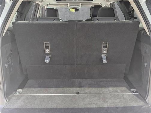 2024 Land Rover Discovery P300 S