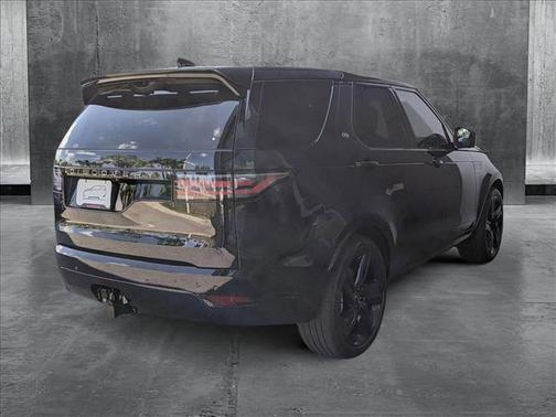 2025 Land Rover Discovery P360 Dynamic SE
