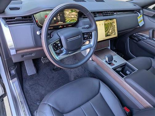 2025 Land Rover Range Rover P400 SE