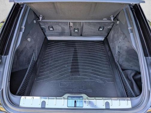 2023 Porsche Panamera 4 Platinum Edition