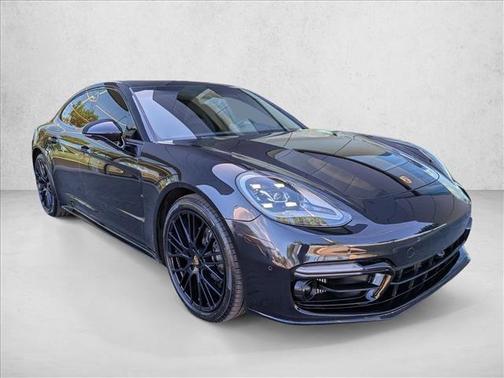 2023 Porsche Panamera 4 Platinum Edition